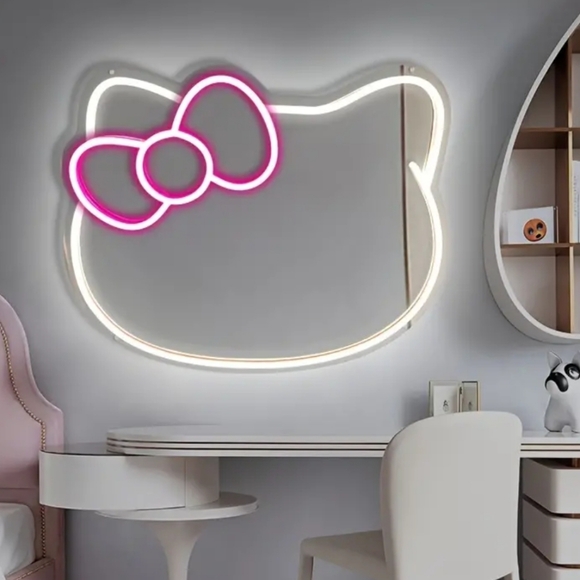 New Hello Kitty Led lighted mirror 15" - Picture 7 of 10